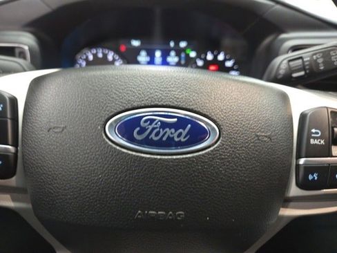 Used 2022 Ford Explorer Limited w/ Limited Technology Package image 41