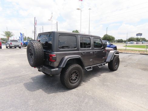 Used 2022 Jeep Wrangler Unlimited Rubicon w/ Xtreme Recon 35" Tire Package AWD/4WD image 10