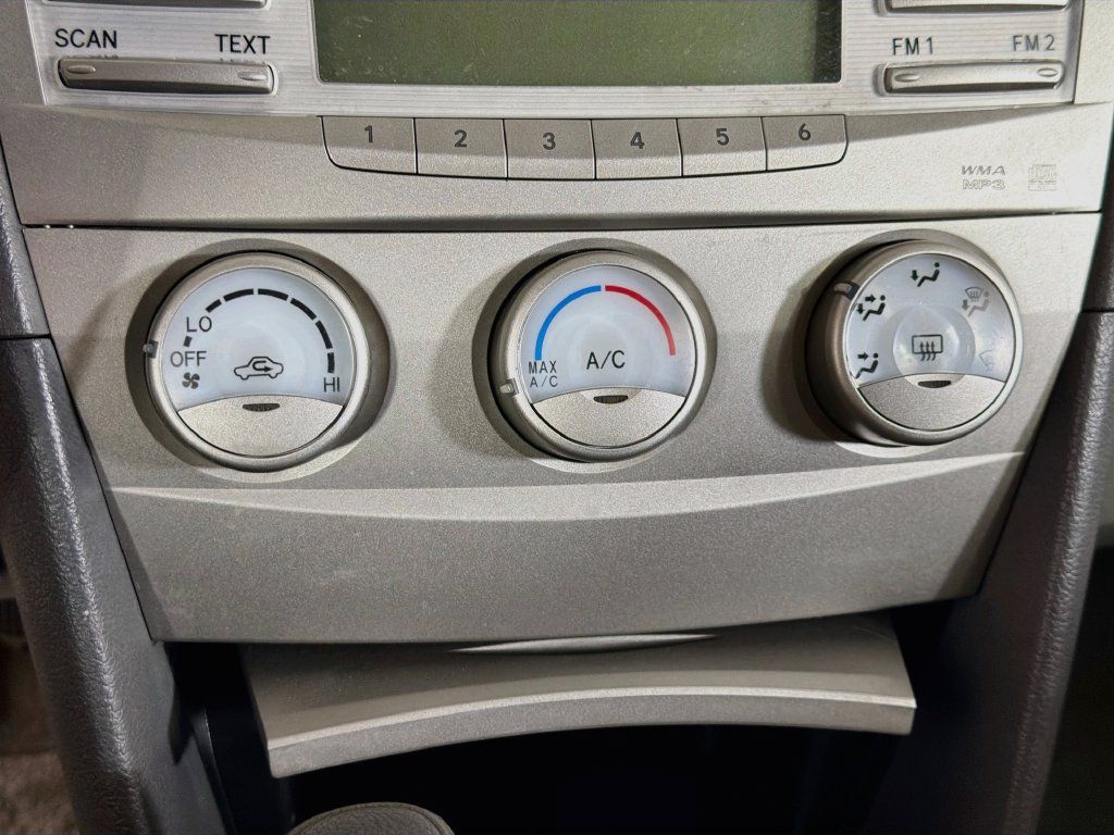 Used 2010 Toyota Camry LE FWD image 16