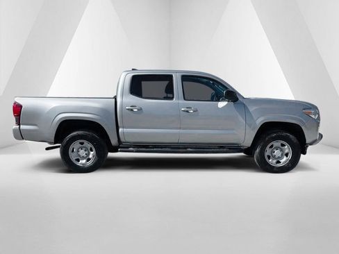 Used 2020 Toyota Tacoma SR image 8