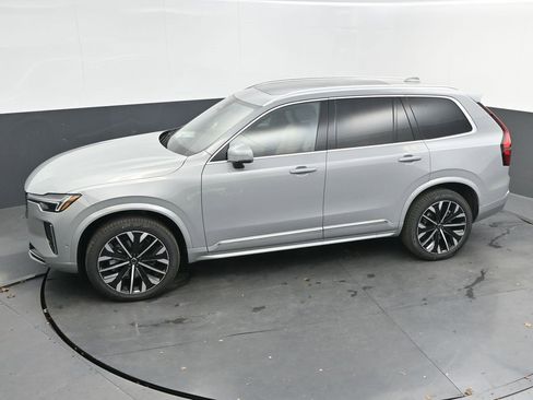 New 2026 Volvo XC90 B6 Plus w/ Protection Package Premier image 33