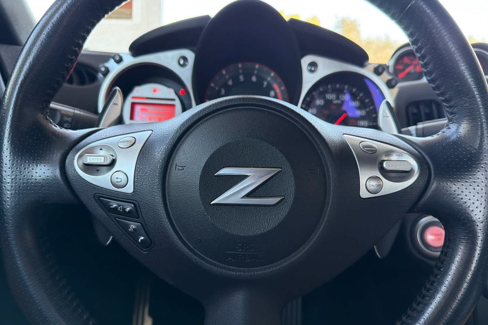 Used 2009 Nissan 370Z Touring w/ Sport Pkg RWD image 22