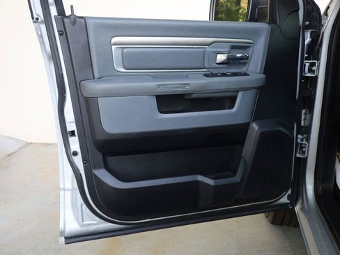 Used 2015 RAM 1500 Classic SLT RWD image 13