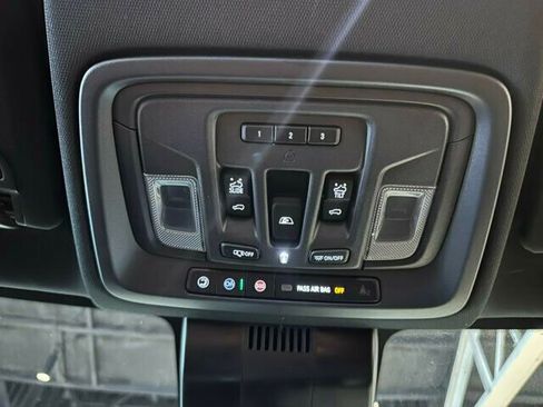 Used 2024 GMC Sierra 2500 AT4 w/ AT4 Premium Plus Package AWD/4WD image 21