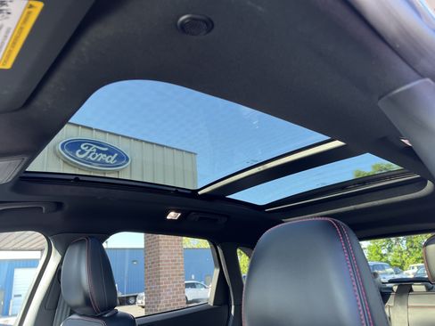 Used 2024 Ford Escape ST-Line w/ Tech Pack #1 AWD/4WD image 11