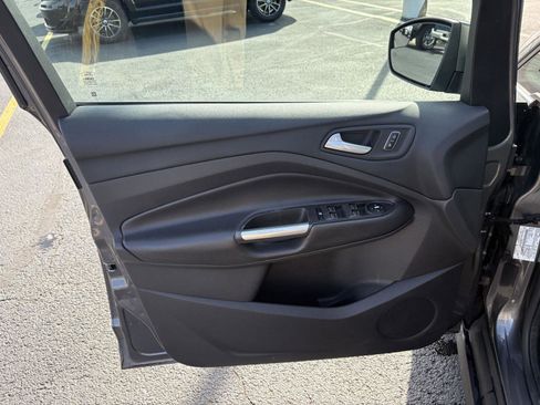 Used 2013 Ford C-MAX SEL image 3