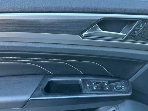 Used 2021 Volkswagen Atlas SEL Premium image 8