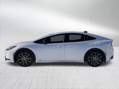 Used 2026 Toyota Prius XLE image 4