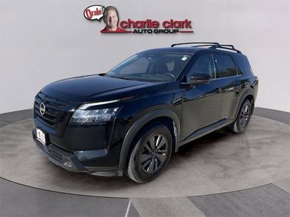 Certified 2022 Nissan Pathfinder SV w/ SV Black Package