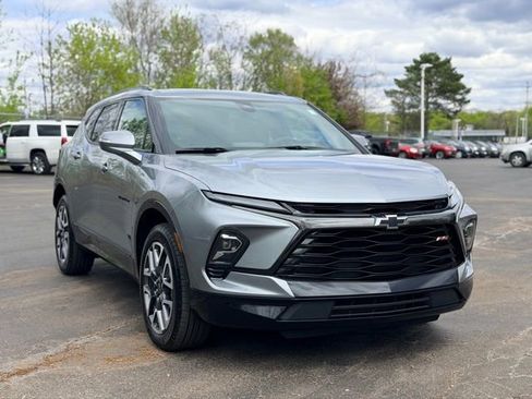 Used 2024 Chevrolet Blazer RS w/ LPO, Floor Liner Package FWD image 3