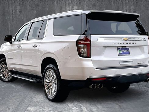 Used 2024 Chevrolet Suburban Premier image 4