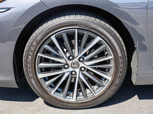 Used 2022 Lexus ES 350 w/ Premium Package image 29