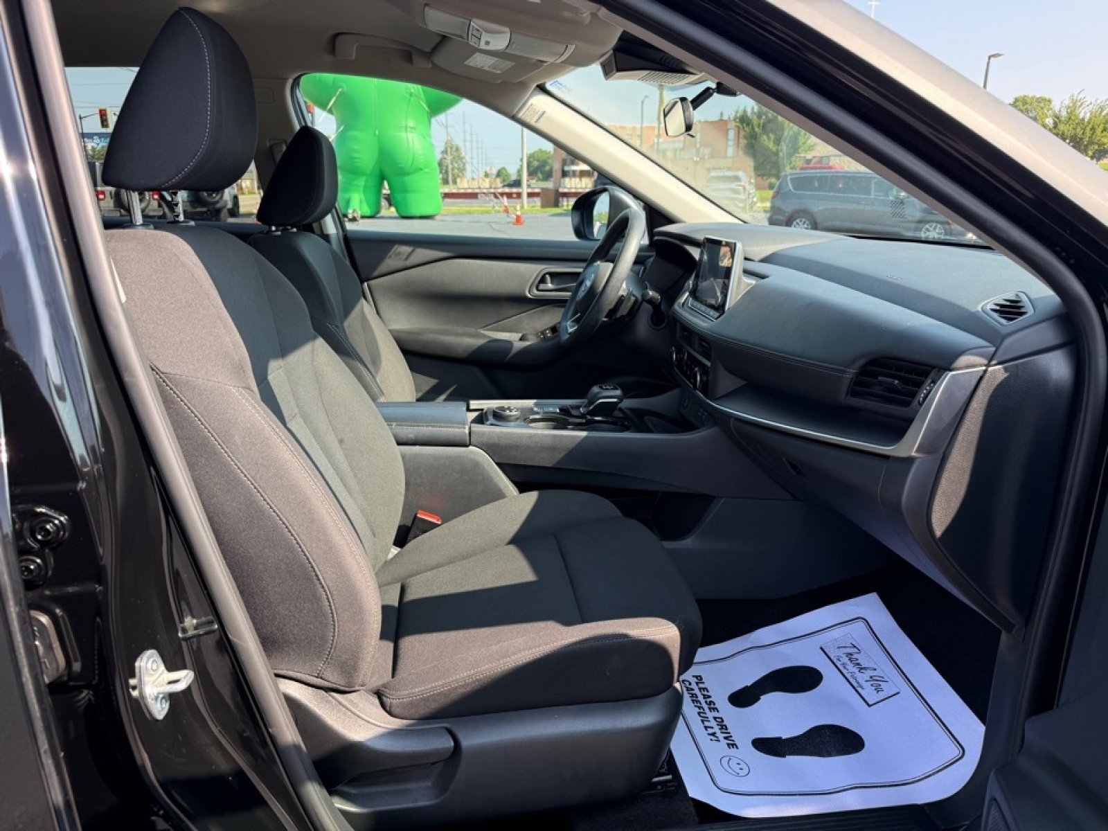 Used 2024 Nissan Rogue S AWD/4WD image 23