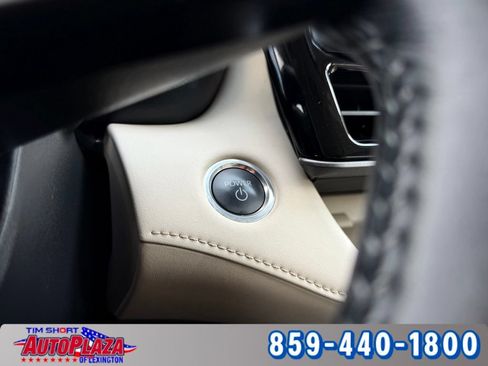 Used 2025 Toyota Highlander XLE AWD/4WD image 26
