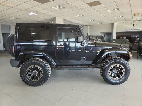 Used 2012 Jeep Wrangler Sahara w/ Dual Top Group AWD/4WD image 8
