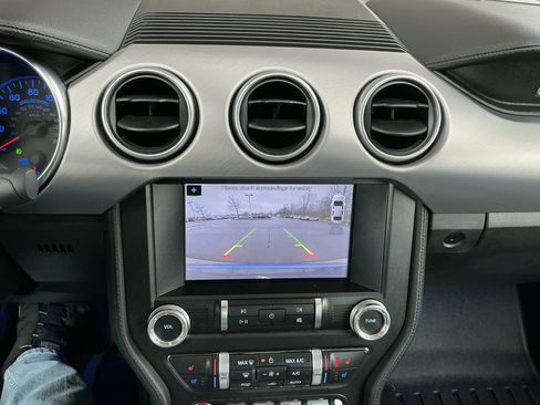 Used 2019 Ford Mustang Premium image 10