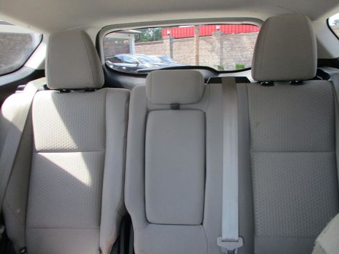 Used 2017 Ford Escape SE FWD image 16