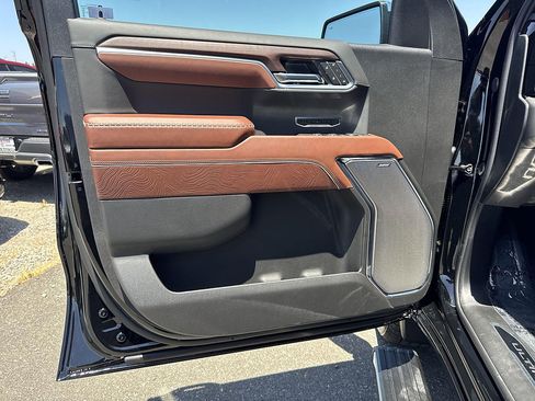 New 2026 GMC Sierra 1500 Denali Ultimate w/ LPO, Black Badging Package AWD/4WD image 19