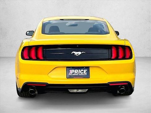 Used 2018 Ford Mustang Coupe RWD image 4
