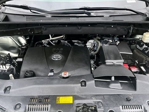 Used 2018 Toyota Highlander XLE AWD/4WD image 31
