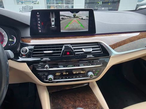 Used 2017 BMW 530i xDrive AWD/4WD image 25