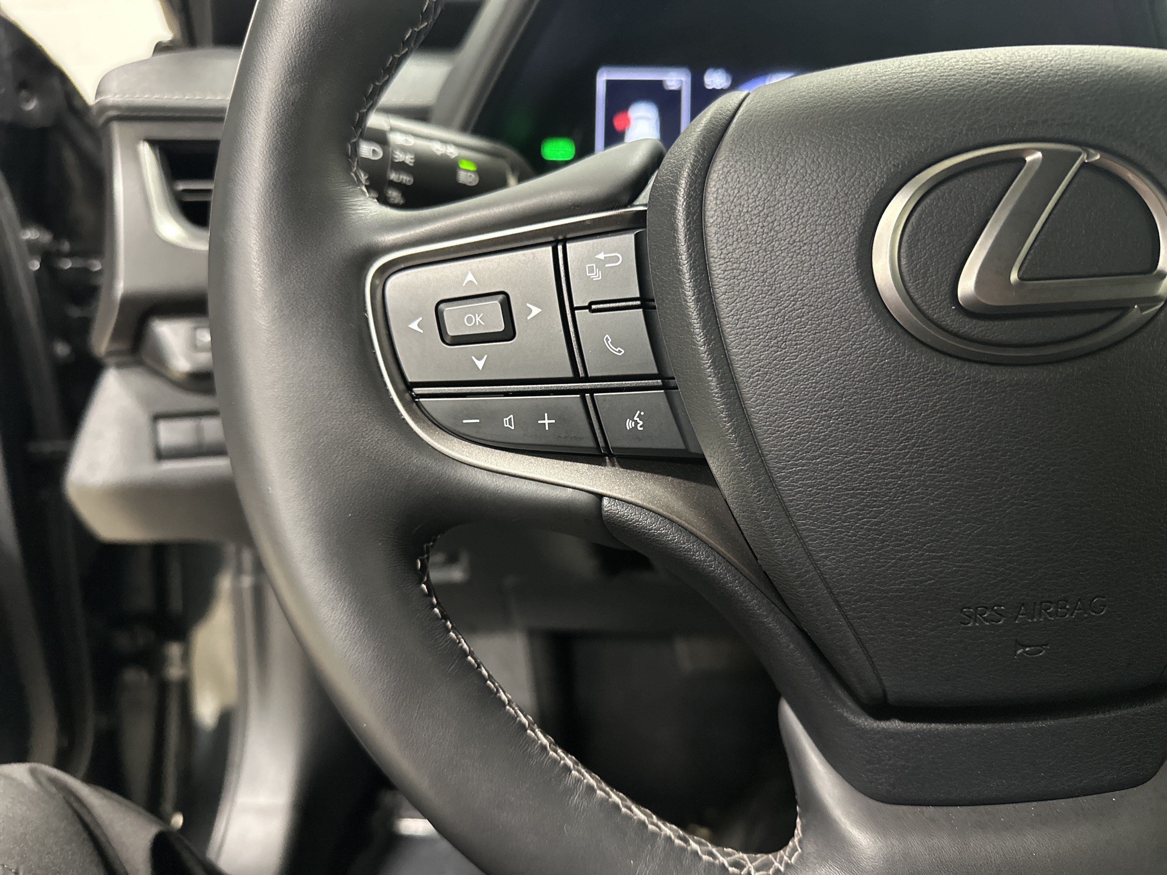 Used 2022 Lexus UX 250h w/ Premium Package AWD/4WD image 19