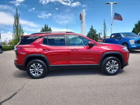 Used 2025 Chevrolet Equinox LT w/ Convenience Package II AWD/4WD image 2