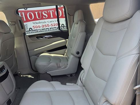 Used 2019 Cadillac Escalade ESV Luxury AWD/4WD image 10