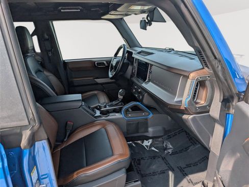 Used 2022 Ford Bronco Outer Banks AWD/4WD image 10