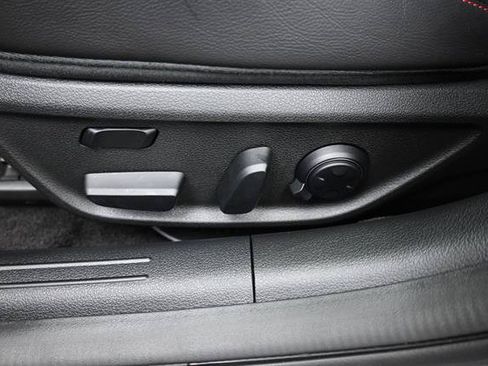 Used 2025 Genesis G70 3.3T Advanced RWD image 9