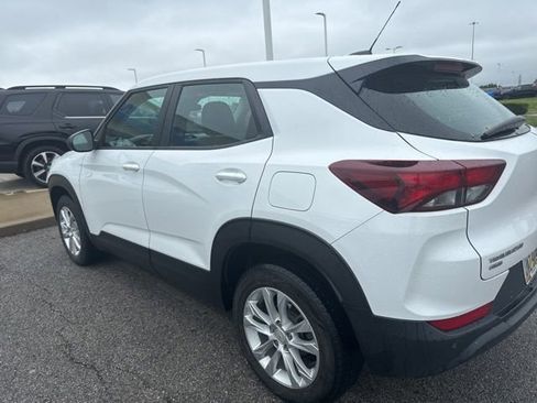 Used 2021 Chevrolet TrailBlazer LS AWD/4WD image 12