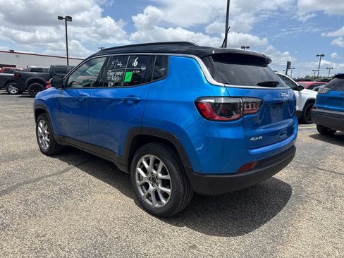 Used 2025 Jeep Compass Limited AWD/4WD image 4