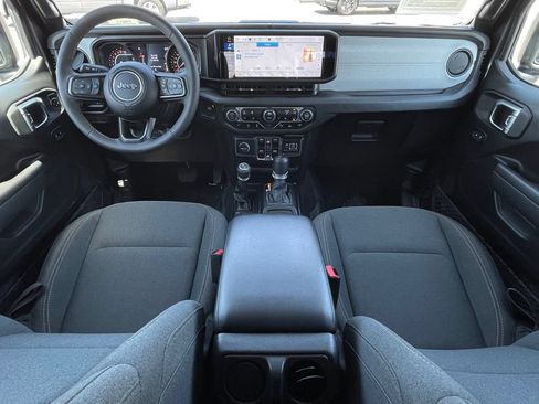 Used 2024 Jeep Gladiator Sport AWD/4WD image 24