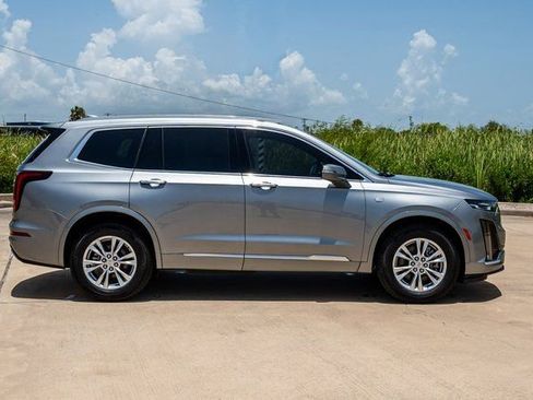 New 2025 Cadillac XT6 Luxury image 4