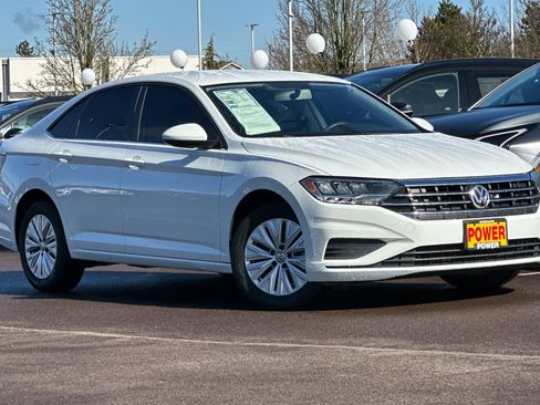 Used 2019 Volkswagen Jetta S image 2