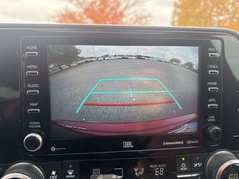 Used 2022 Toyota Highlander XSE image 26