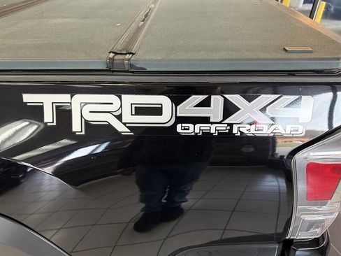 Used 2017 Toyota Tacoma TRD Off-Road image 35