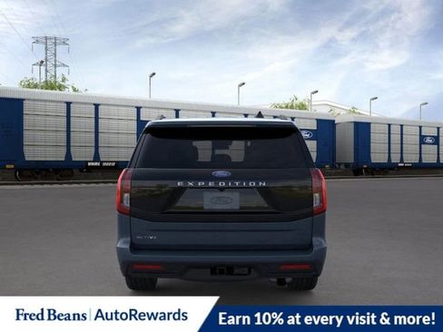 New 2026 Ford Expedition Active image 6
