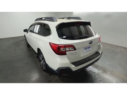 Used 2018 Subaru Outback 2.5i Limited image 7