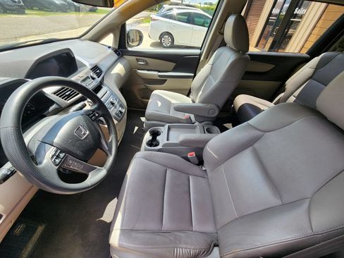 Used 2015 Honda Odyssey LX image 7