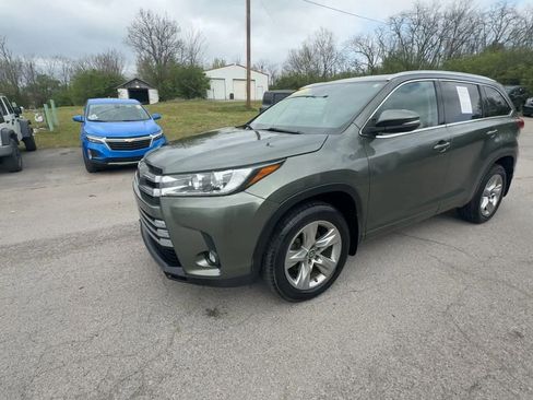 Used 2019 Toyota Highlander Limited image 4