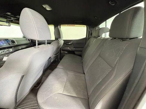 Used 2017 Toyota Tacoma TRD Off-Road w/ Tow Package (A/T) AWD/4WD image 37
