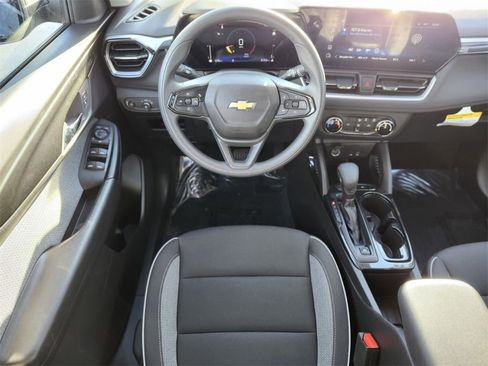 Used 2025 Chevrolet TrailBlazer LS w/ LS Confidence Package image 11