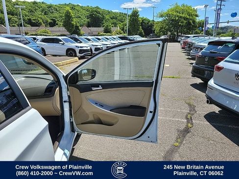 Used 2014 Hyundai Accent GLS FWD image 39