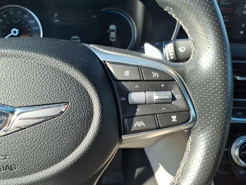 Used 2022 Genesis G70 2.0T image 18