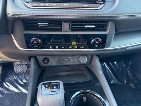 Used 2024 Nissan Rogue SV image 19