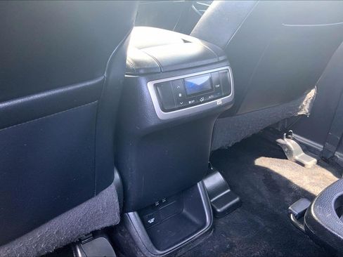 Used 2018 Toyota Highlander XLE AWD/4WD image 41