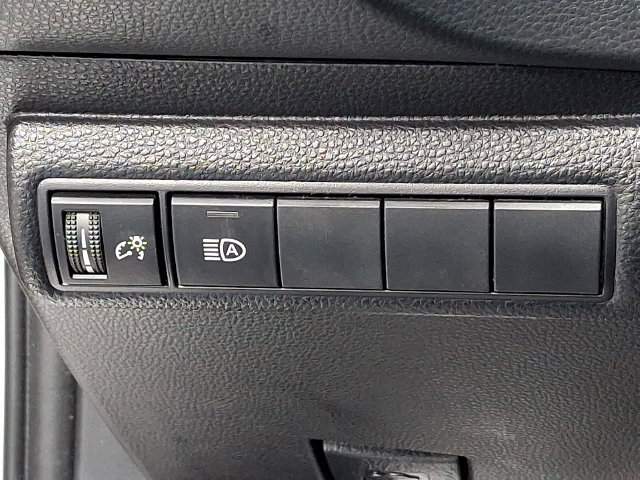 Used 2022 Toyota Corolla LE FWD image 16