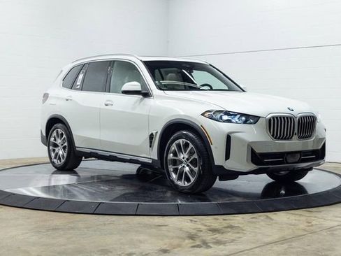 New 2026 BMW X5 xDrive50e image 5