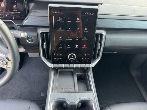 Used 2026 GMC Acadia Elevation w/ Elevation Premium Package FWD image 10